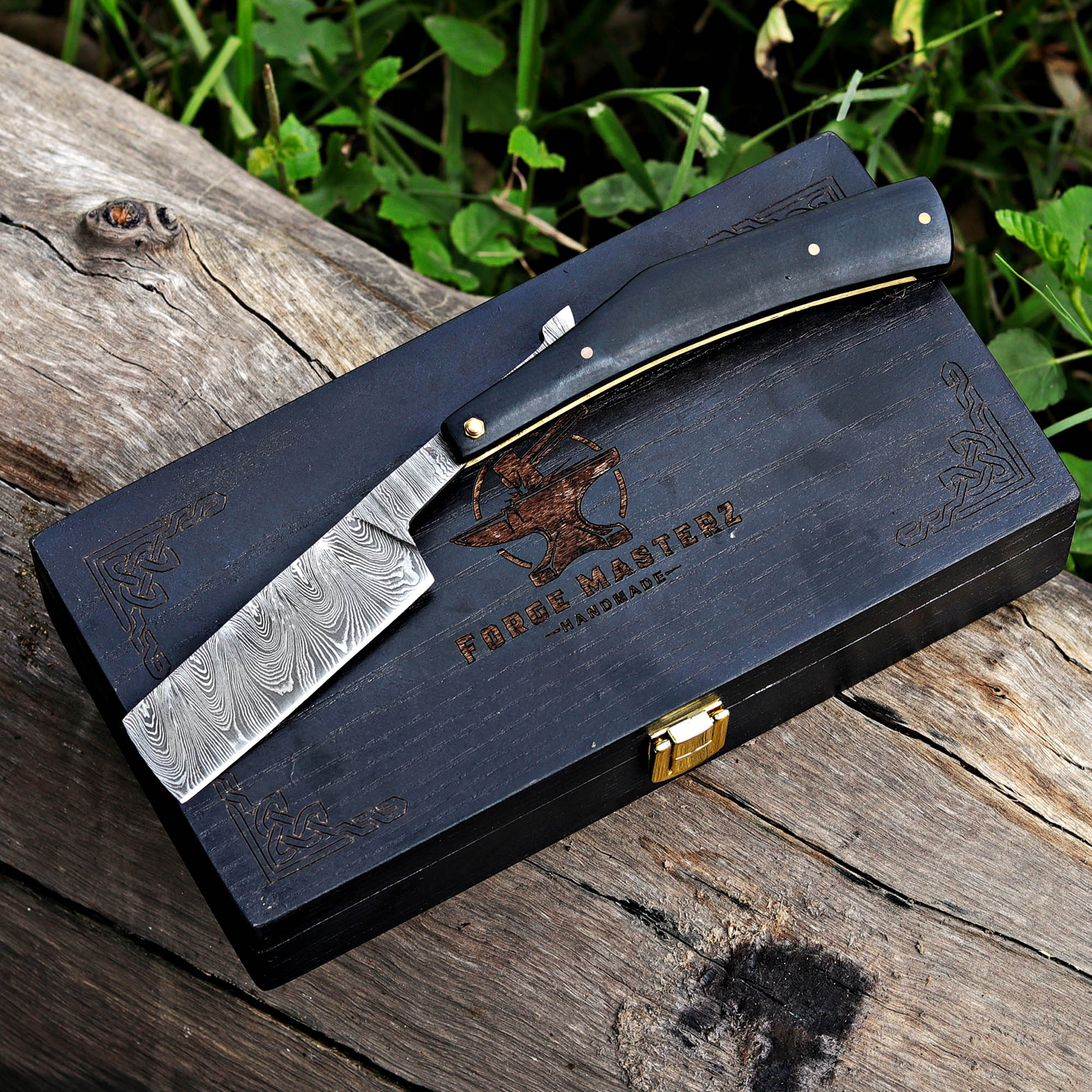 Handmade Straight Razor with Wooden Box – Ideal Gift for Grooming Enthusiasts