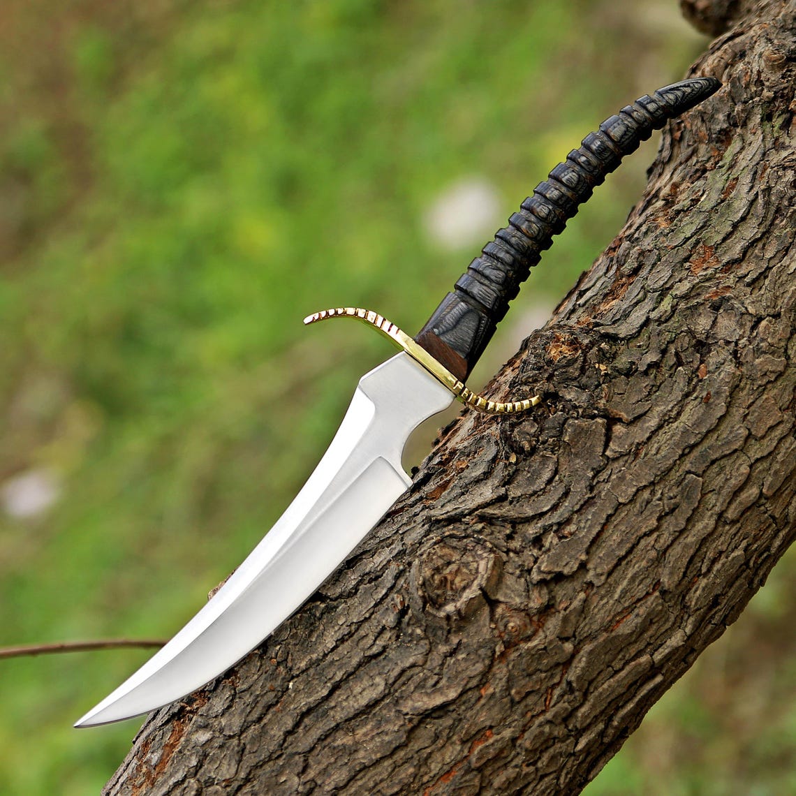 Handmade Beautiful Skinner Knife with Deer Shape Horn Handle - Perfect Gift on Christmas & New Year for Him