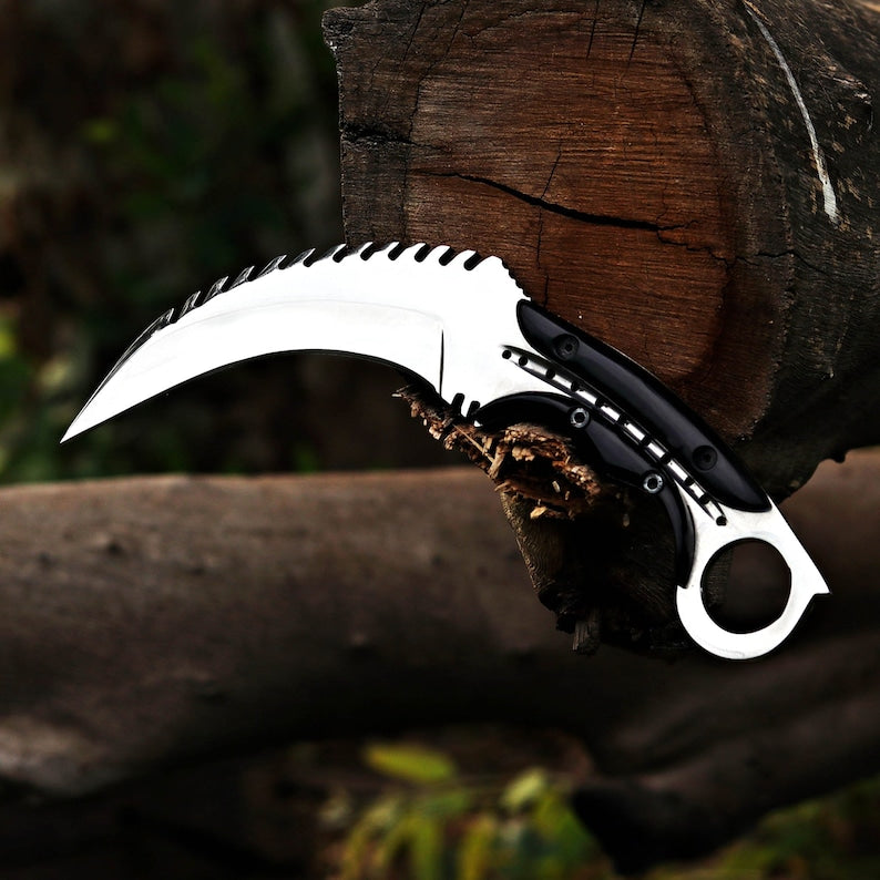 Custom Handmade Damascus Steel Karambit with Leather Sheath – Ideal Gift for Martial Arts Enthusiasts