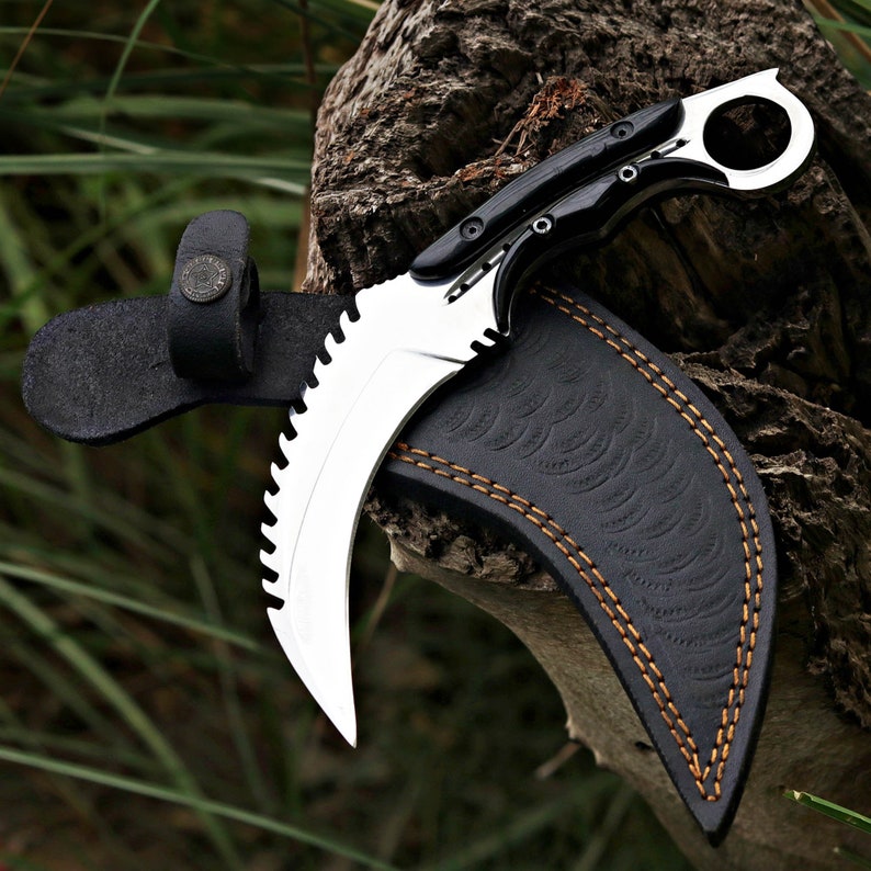 Custom Handmade Damascus Steel Karambit with Leather Sheath – Ideal Gift for Martial Arts Enthusiasts