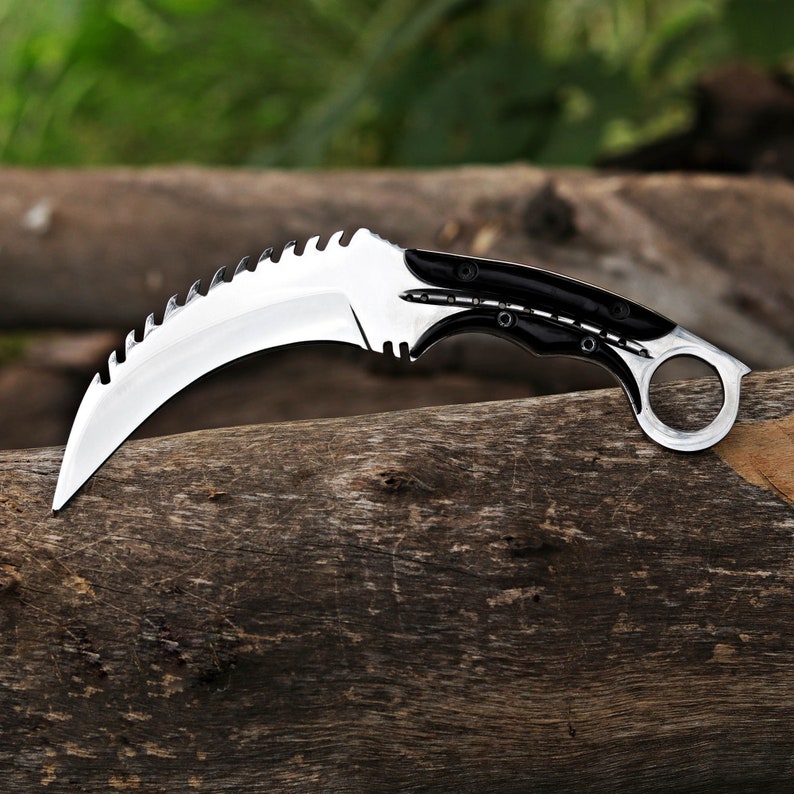 Custom Handmade Damascus Steel Karambit with Leather Sheath – Ideal Gift for Martial Arts Enthusiasts